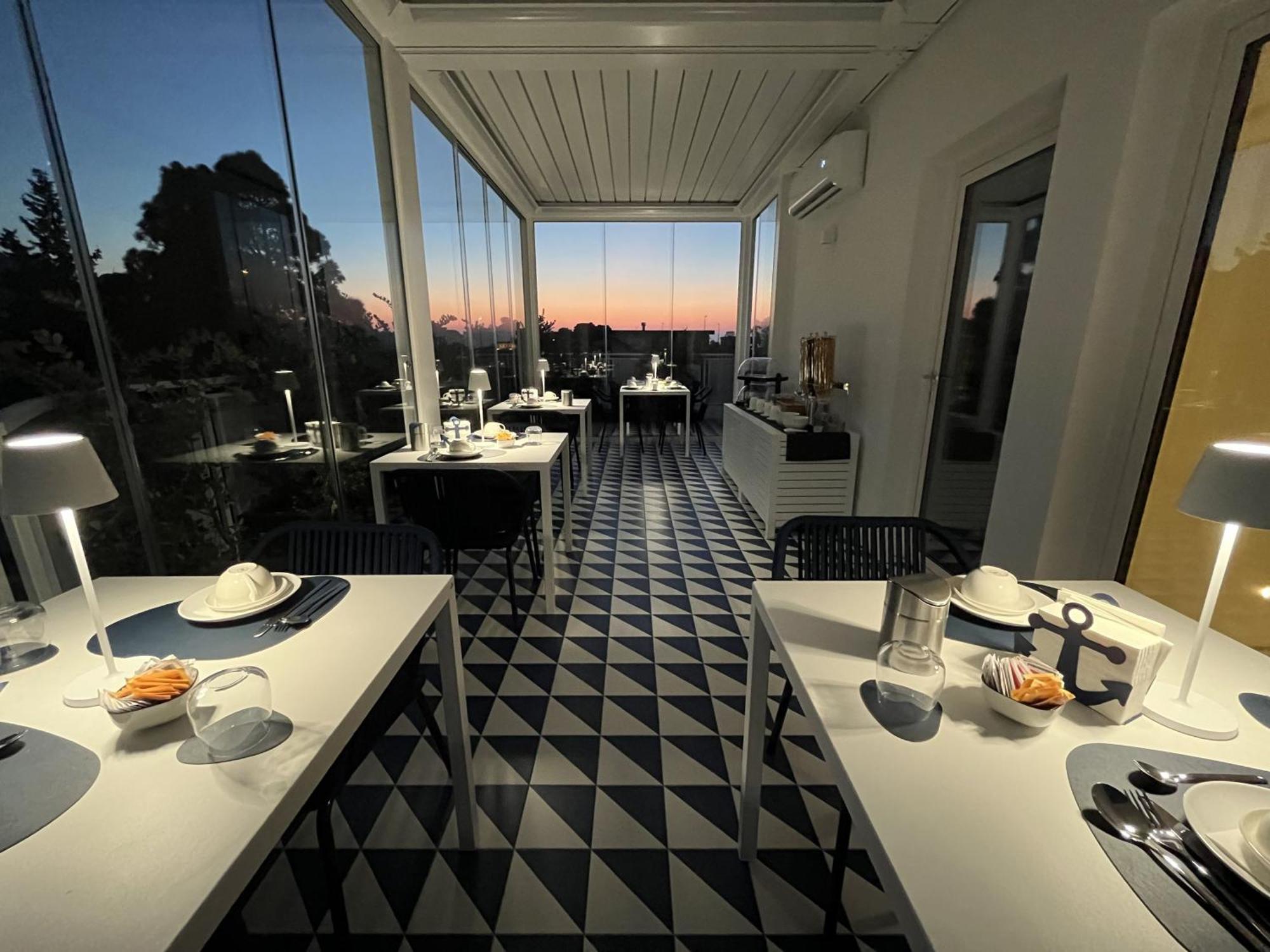 Marina Boutique Rooms Carini Esterno foto